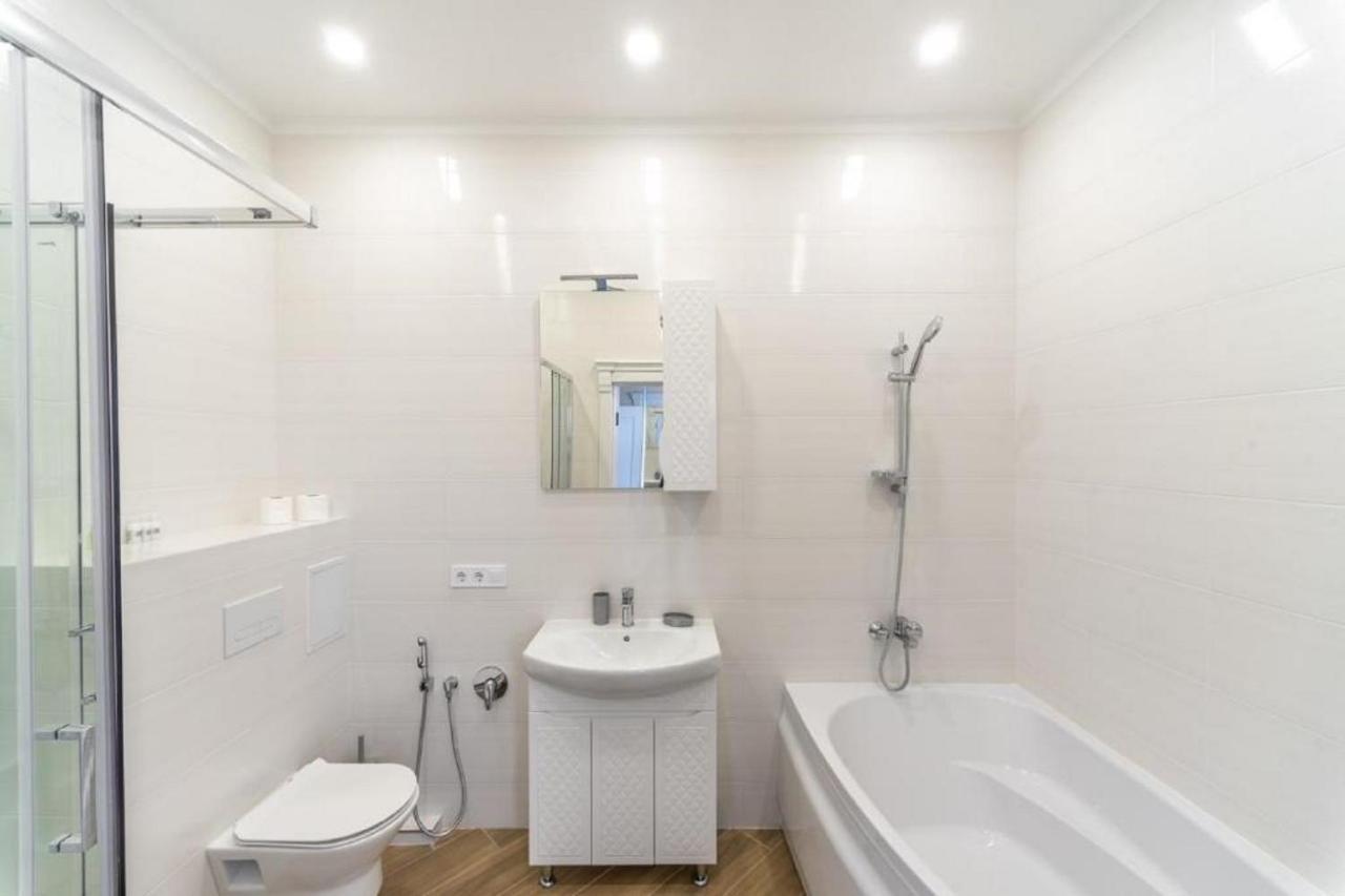 Apart Hotel Greenwood Near Sea Odessa Esterno foto