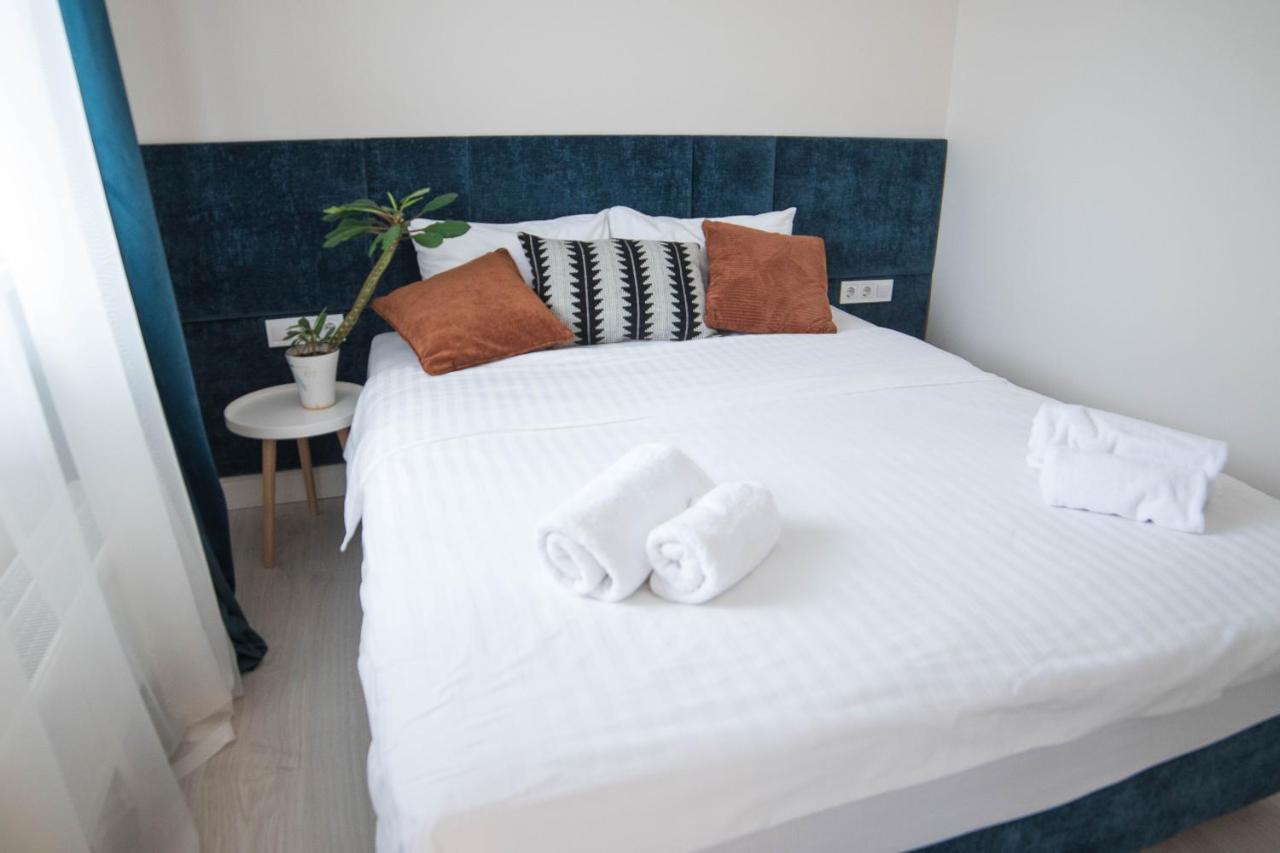 Apart Hotel Greenwood Near Sea Odessa Esterno foto