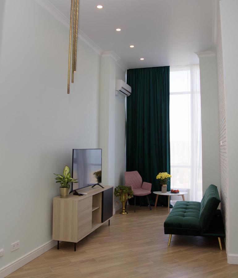 Apart Hotel Greenwood Near Sea Odessa Esterno foto
