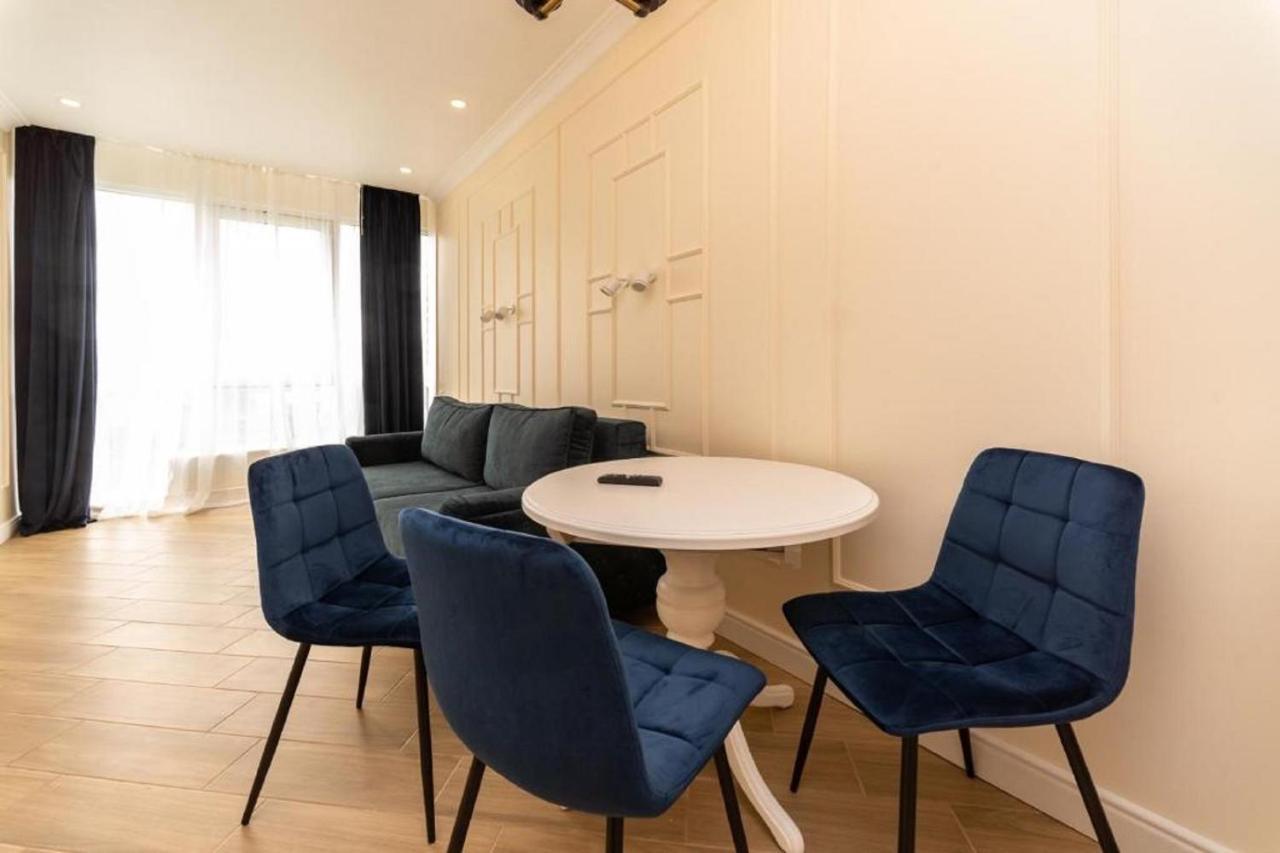 Apart Hotel Greenwood Near Sea Odessa Esterno foto